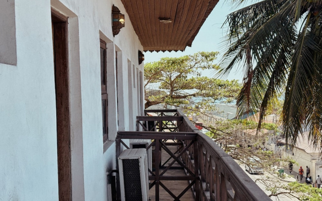Stonetown Tides Hotel
