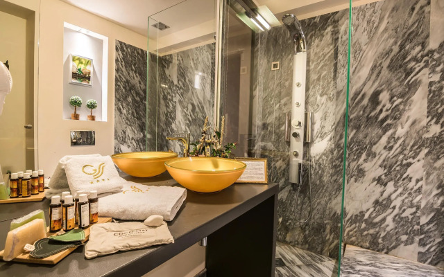 Golden Suites & Spa