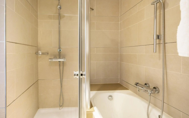 Отель ILUNION Barcelona