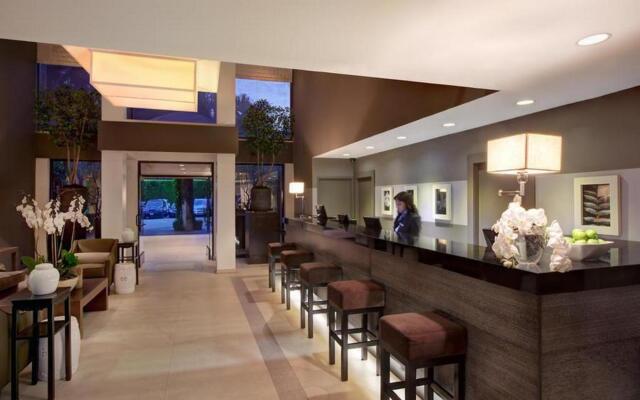 Luxe Sunset Boulevard Hotel