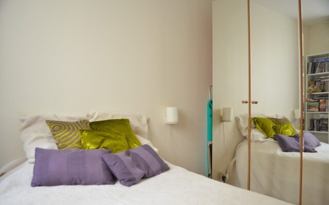 Bright Montmartre 1 Bedroom Flat