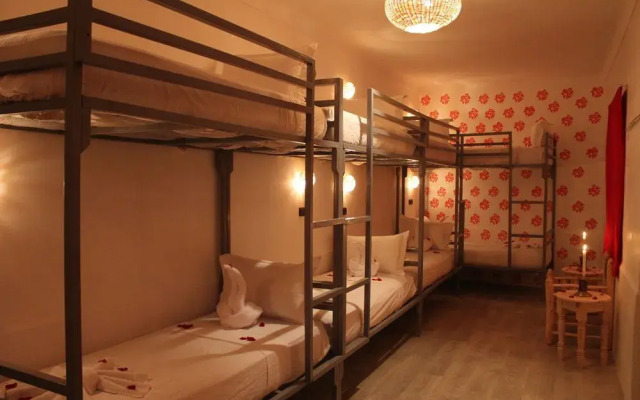 Corner Hostel Marrakech - Adults Only