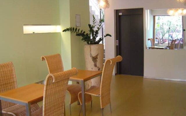 Holeckova Apartments