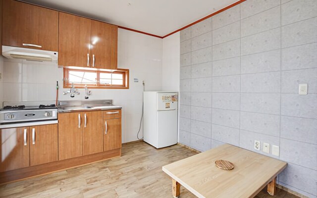 Seogwipo Getbawi Pension