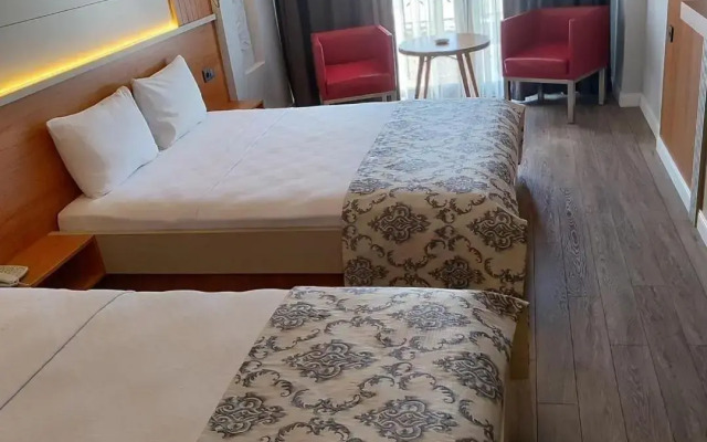 May Park Hotel
