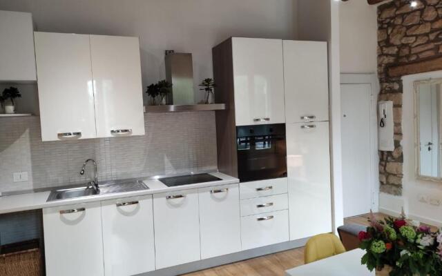 Appartamento grazioso in palazzina del 900: Verona