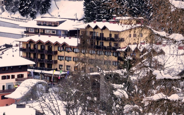 Savoia Palace