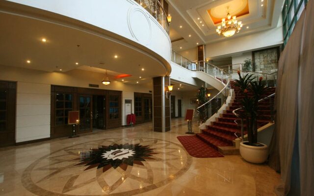 Sarrosa International Hotel and Residential Suites