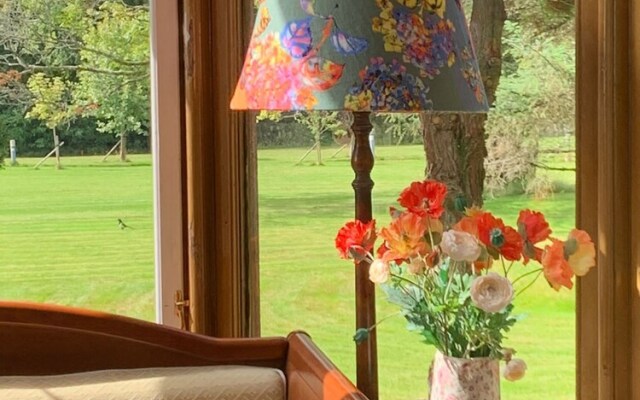 Dalmore House - The Duchess Apartment