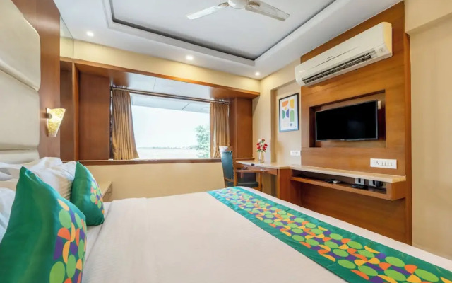 Treebo Premium Vinnie - Near Airport