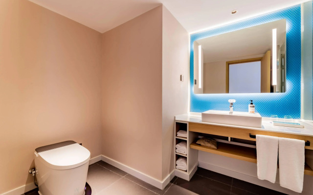 Holiday Inn Express Hohhot East Station, an IHG Hotel