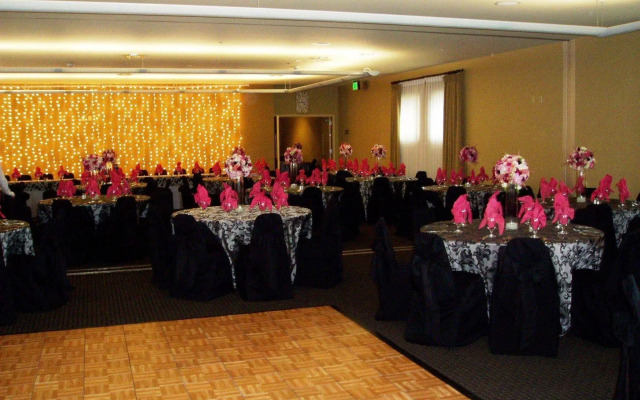 The Landing Hotel & Restaurant