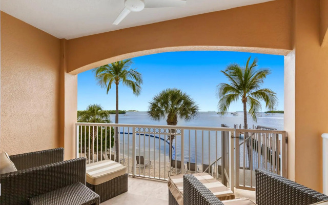Beachside Resort & Residences