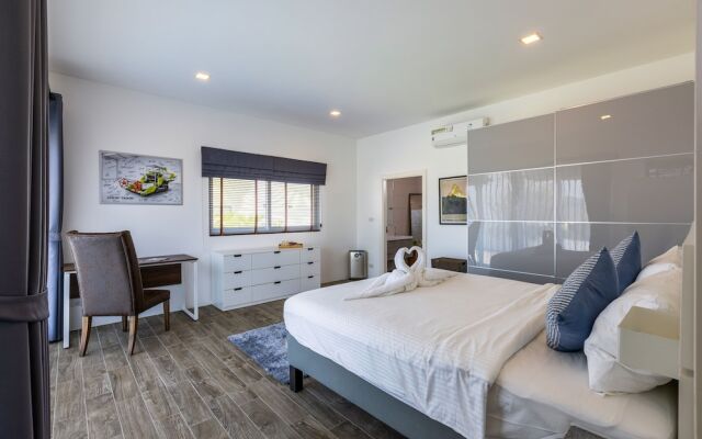 Modern 3 bedroom Pool Villa PG19