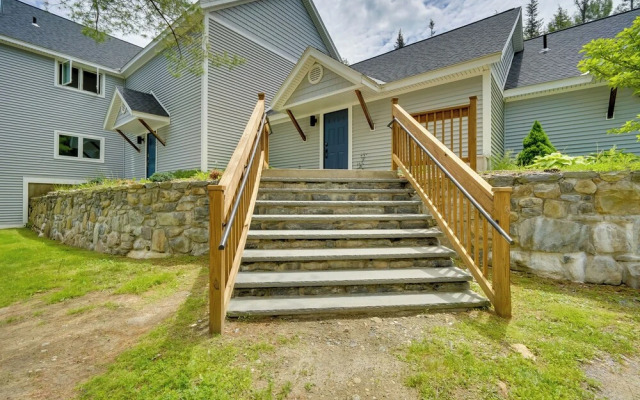 Ski-in/ski-out Magic Mountain Condo w/ Deck!
