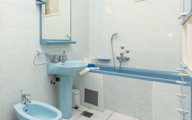 Sky Breeze Apartment