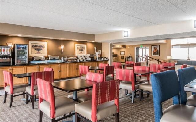 Comfort Inn & Suites Denver