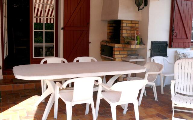 House With 6 Bedrooms in Saint-jean-de-luz, With Wonderful Mountain Vi