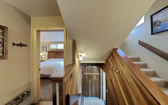Remodeled Spacious Condo - Next to Car Charging, Hot Tubs, Village Gondola by RedAwning