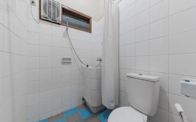 RedDoorz Plus @ Hotel Griya Astoeti