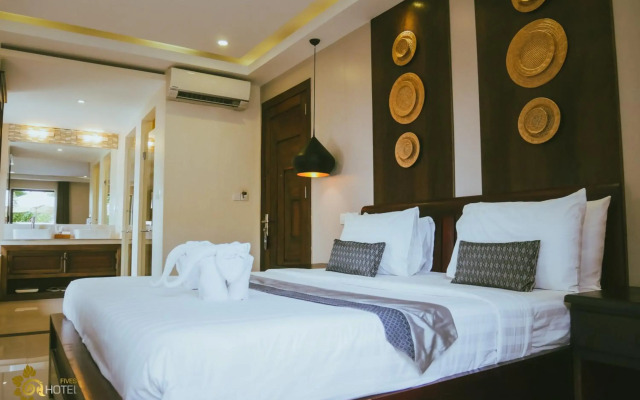 Hotel Five.S