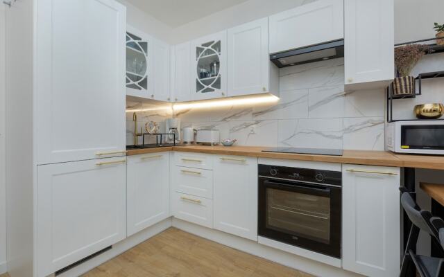 Apartment With Terrace Gąski by Renters