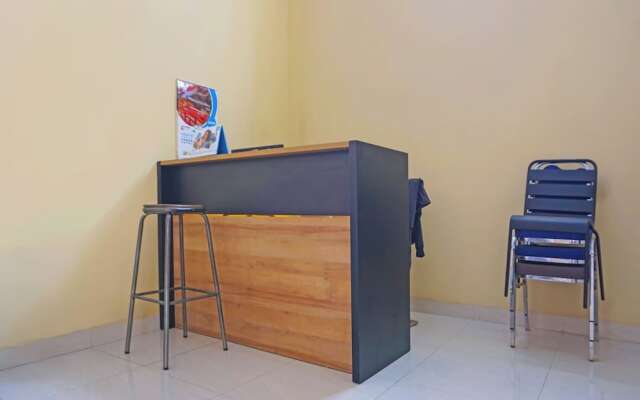 SPOT ON 92890 Losmen Bahalap Syariah MarabahanNearSiring Marabahan (Ulek Barito)
