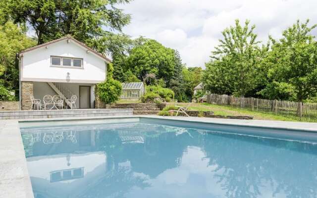 Ravishing Holiday Home in Ronse With Sauna