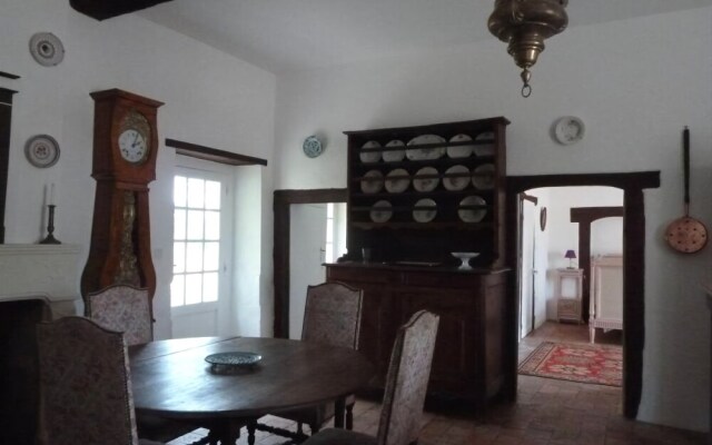 Pavillion du Chateau de Saint Augustin