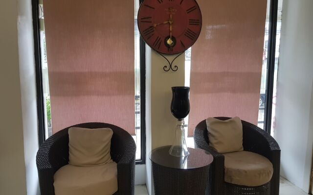 Micro Star Inn - Essensa Inn
