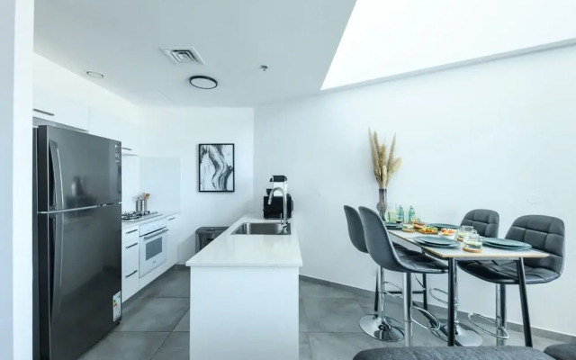 Luxe Apt in Top Tel Aviv Neighborhood