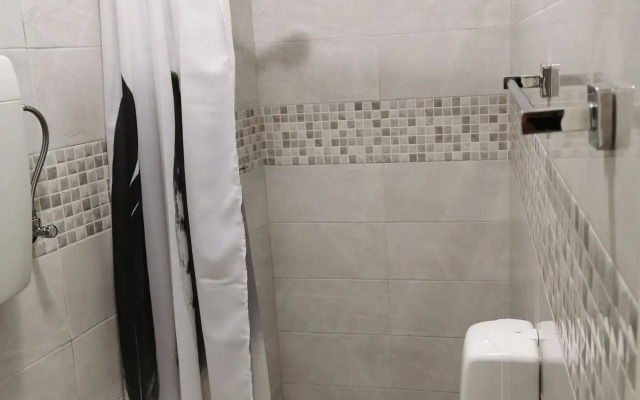 M & J Central Suites