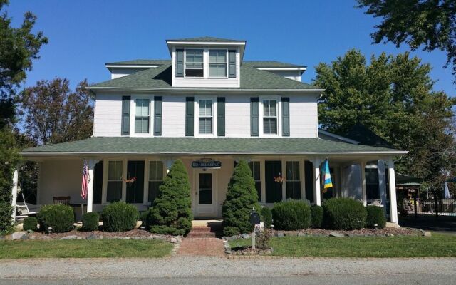 Colonial Beach Plaza Bed & Breakfast