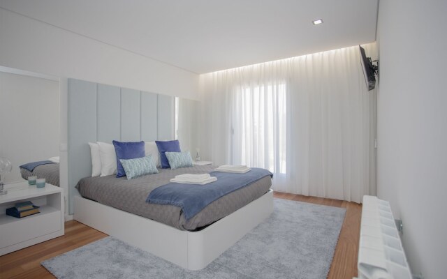 Liiiving -Luxury River View Apartment IV