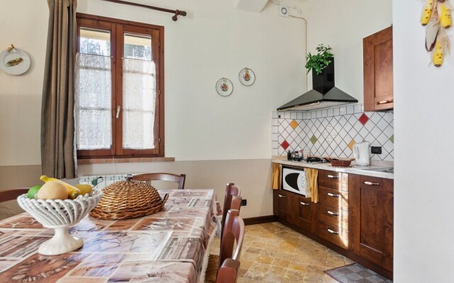 Enticing Holiday Home in Chianni With Swimming Pool