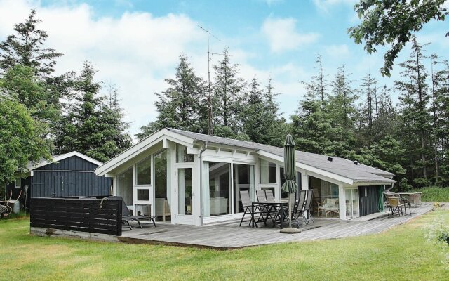 Secluded Holiday Home in Ålbæk near Beach