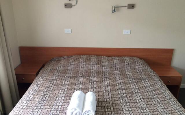 Liberty Plains Motor Inn