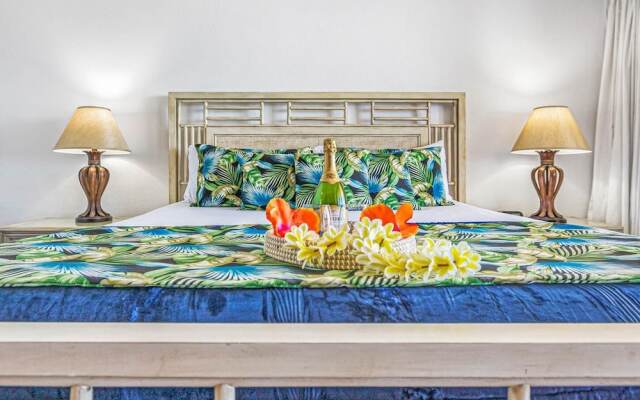 Mahana 209 2 Bedroom Condo 2 Condo by RedAwning