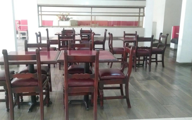 OYO Hotel Colón Express