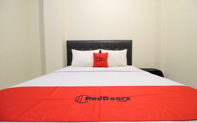 RedDoorz Plus near Universitas Negeri Yogyakarta