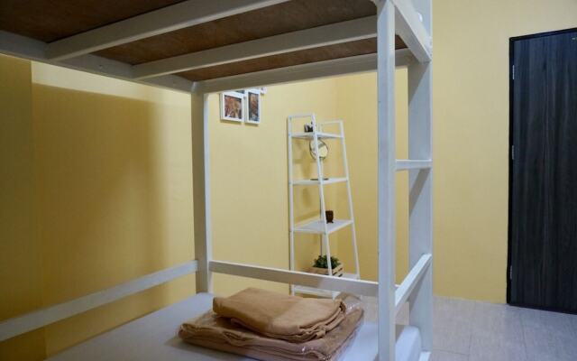 ROOM 218 - Dorm for rent - Adults Only