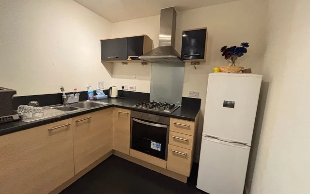 Tranquil Riverside Apartment in Grays