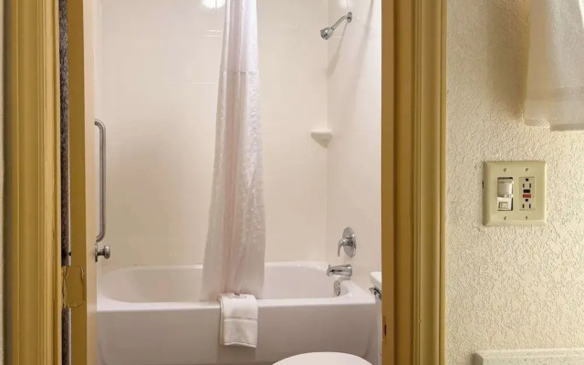 Motel 6 Charlotte, NC - Northlake