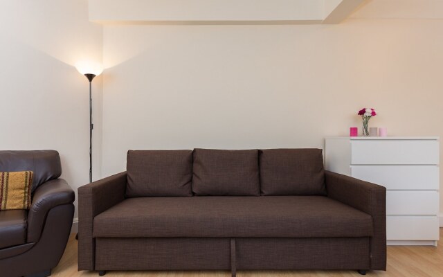 2 Bed Apartment In Kensington