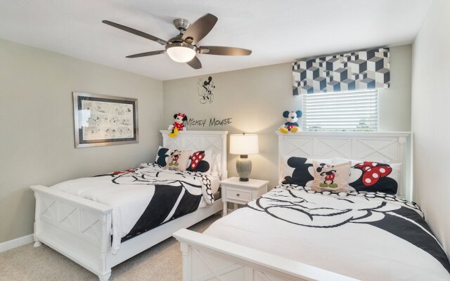 Champions Retreat by VillaDirect