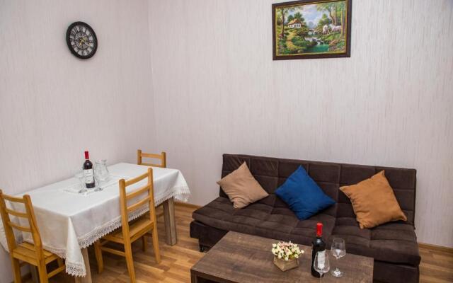 12 Nikoloz Izashvili Street