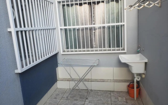 Apto 1 quarto, Centro de Bombinhas, 130 metros da praia.