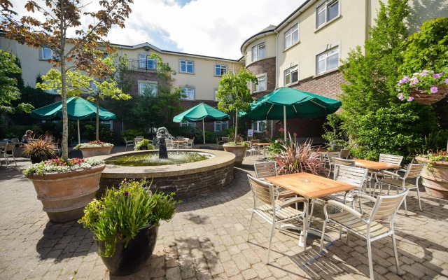 Ashdown Park Hotel