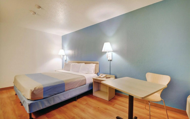 Motel 6 Newport, RI