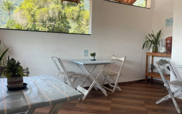 Suites Casa Azul-Vila do Abraão - conforto, limpeza, ótima localização